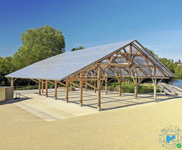 透明的单层ETFE张拉的木质小屋怎么制作